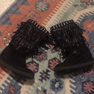 Girls fringe boots